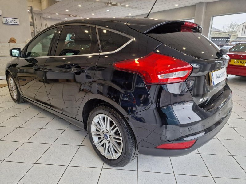 FORD FOCUS