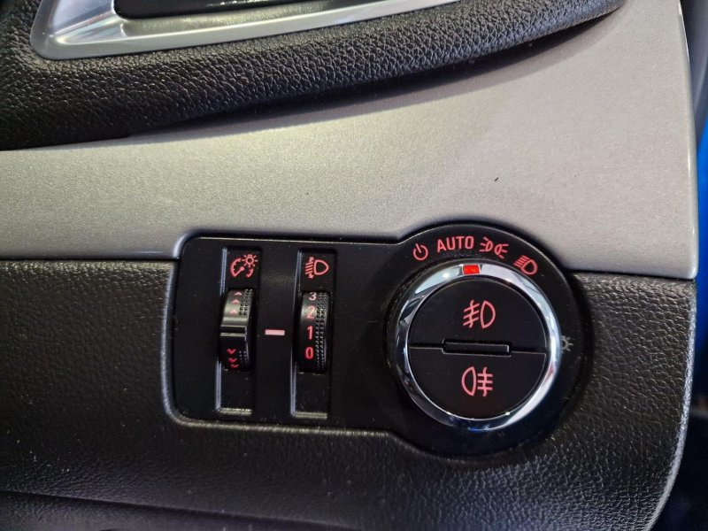 VAUXHALL MOKKA