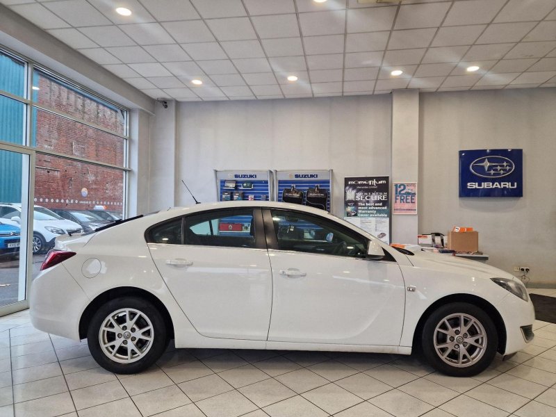 VAUXHALL INSIGNIA