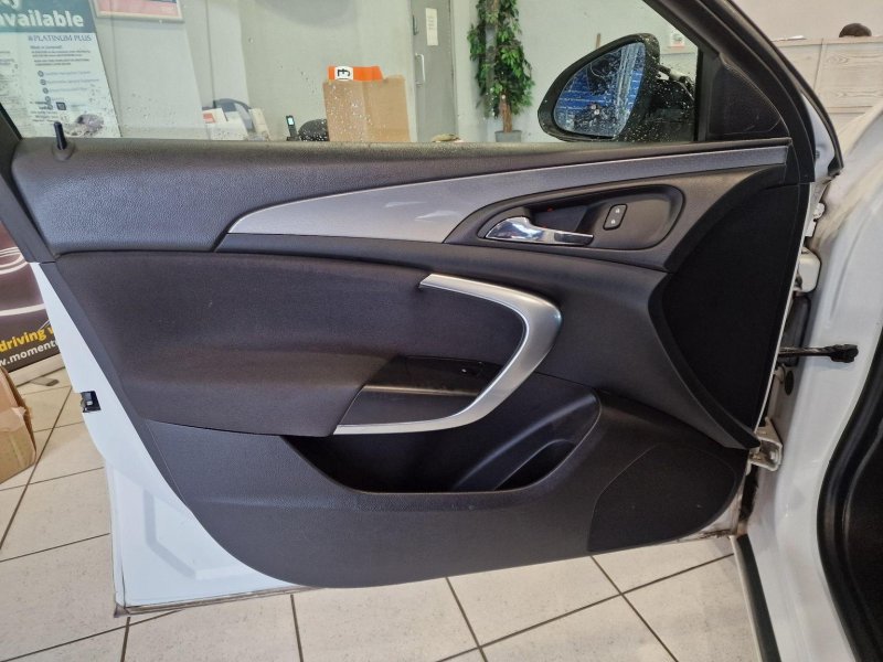 VAUXHALL INSIGNIA