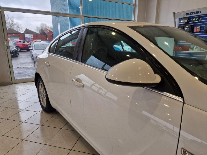 VAUXHALL INSIGNIA