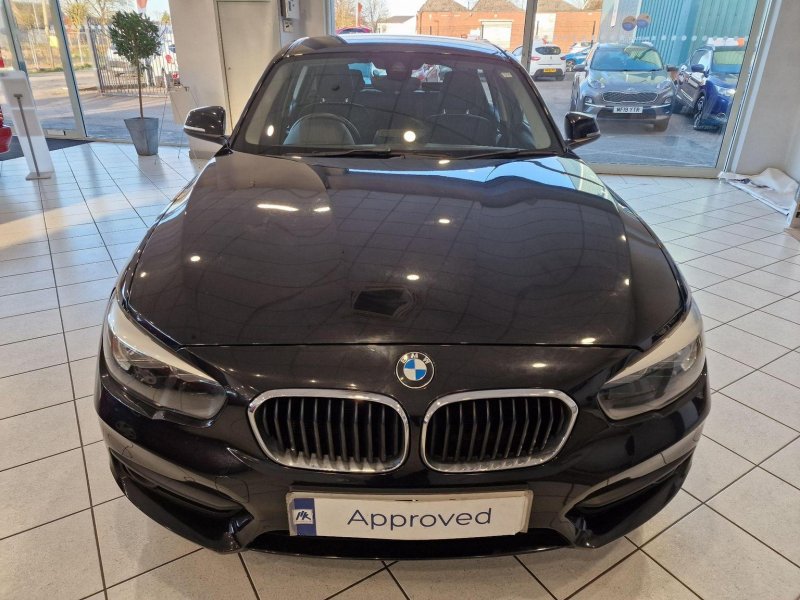 BMW 1 SERIES