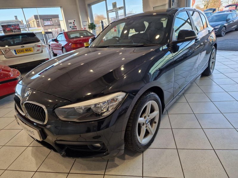 BMW 1 SERIES