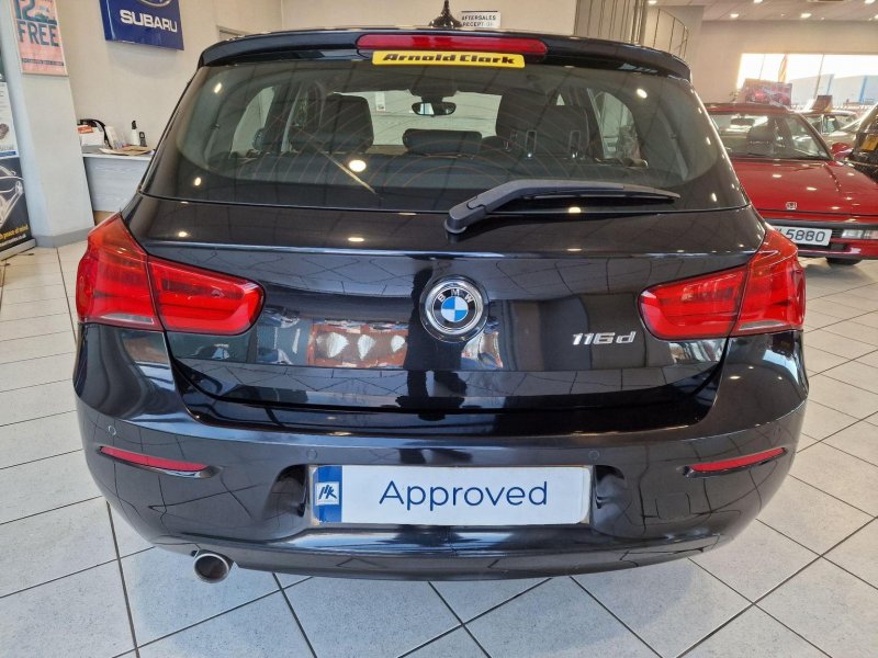 BMW 1 SERIES