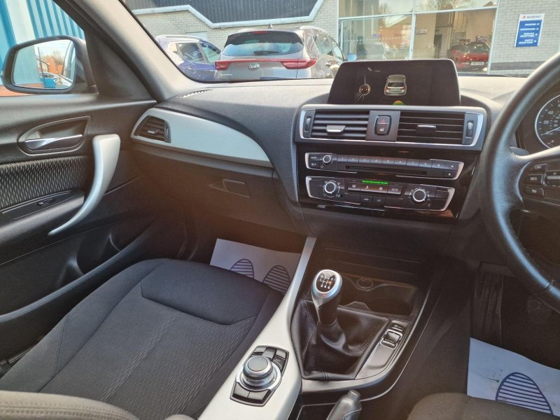 BMW 1 SERIES