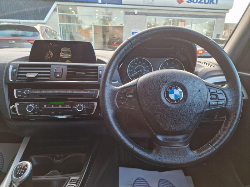 BMW 1 SERIES