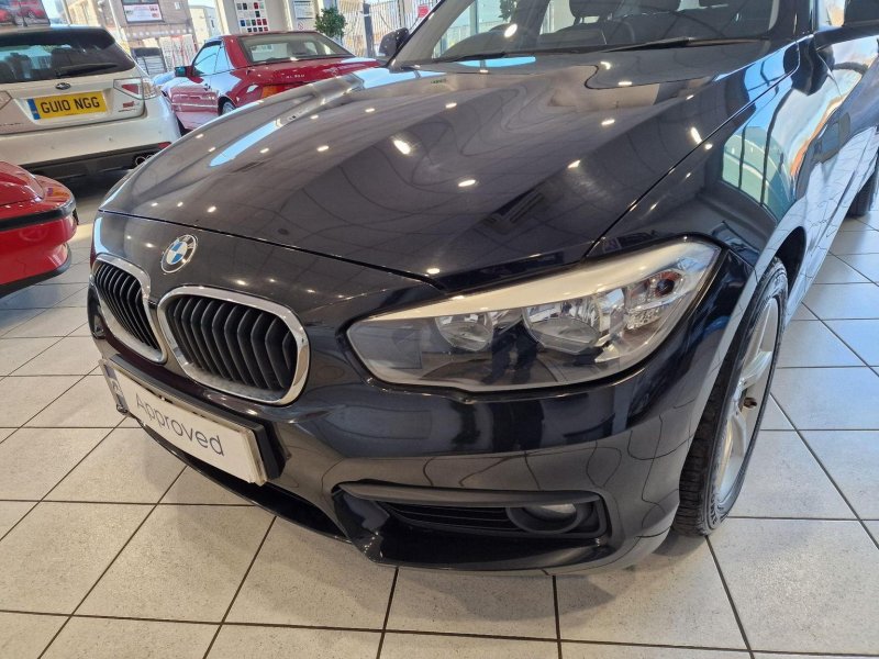 BMW 1 SERIES