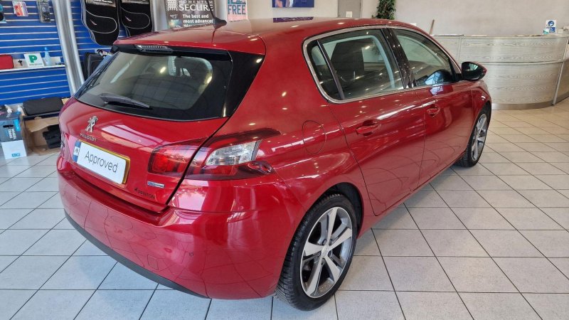 PEUGEOT 308