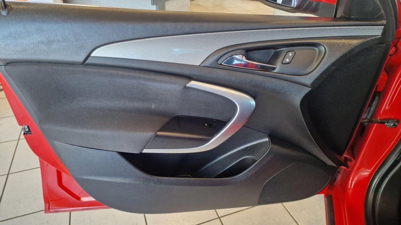VAUXHALL INSIGNIA