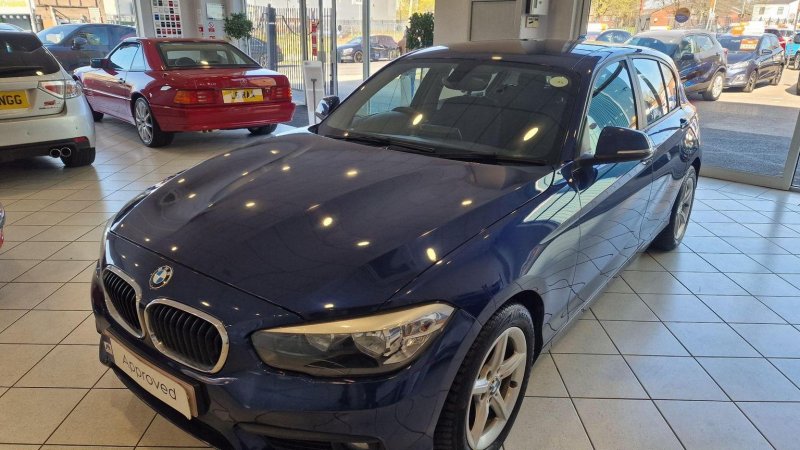 BMW 1 SERIES