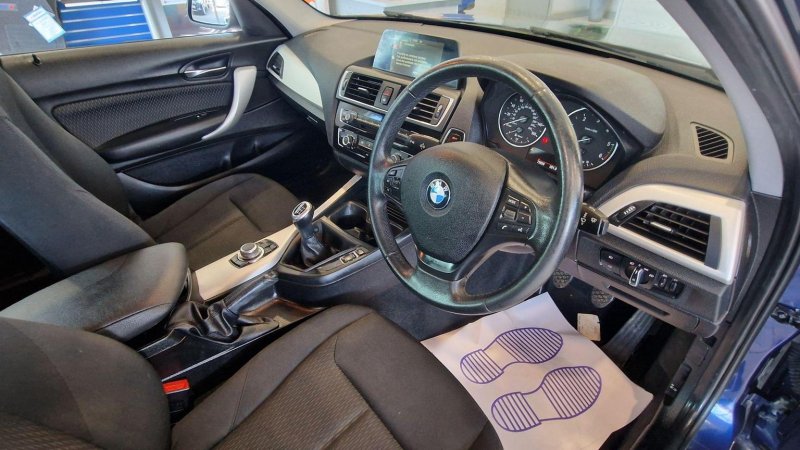 BMW 1 SERIES