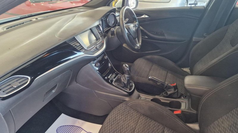 VAUXHALL ASTRA